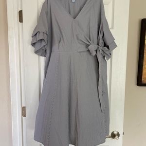 faux wrap | boutique | 18W